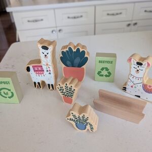 Crate & Kids Wooden Llama and Plant Decor Set